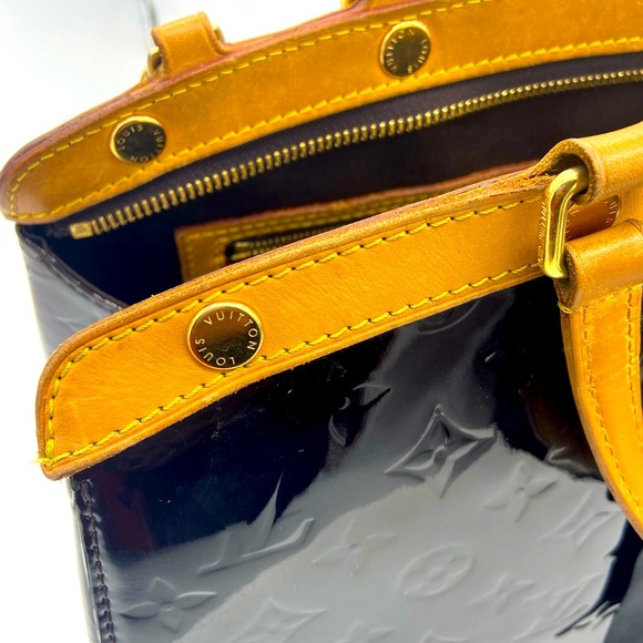 Louis Vuitton Bre Vernis Burgundy Patent Leather Shoulder Bag. - Picture 6 of 16